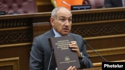 Armenia - Prime Minister Nikol Pashinian slams the top clergy of the Armenian Apostolic Church in the parliament, Yerevan, June 18, 2025.