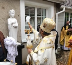 Пам’ятник королеві Франції Анні Київській у французькому місті Версалі