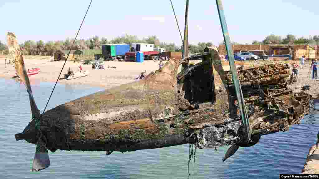 Частково збереглися двигун і кабіна літака