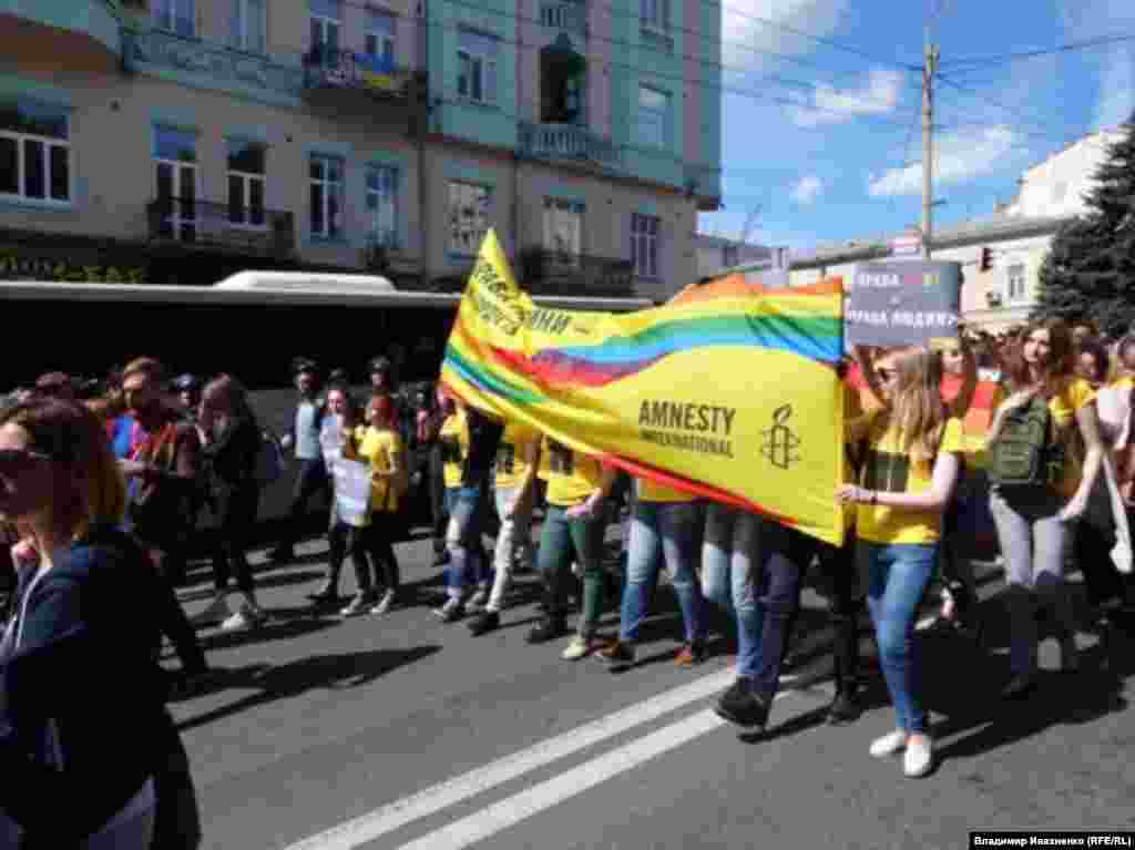 Колонна правозащитной организации Amnesty International.