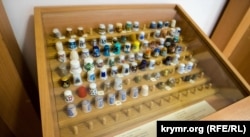 Набор наперстков Веры Роик в Музее украинской вышивки им. В.Роик, Симферополь, 2021 год