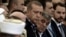 Президент Турции Реджеп Тайип Эрдоган (в центре) на акции поминовения жертв провалившегося военного переворота. Стамбул, 17 июля 2016 года.