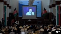 بر اساس این توافقنامه تعزیرات وضع شده بین المللی بالای حزب اسلامی رفع شده و این حزب نیز ازجنگ دست کشیده و با دولت یکجا می‎شود.