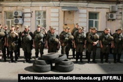 У дворі Печерського райсуду Києва, 2 липня