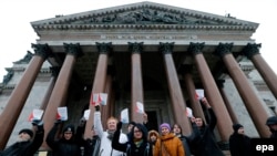 Акцыя супраць перадачы Ісакіеўскага сабора ў карыстаньне Расейскай праваслаўнай царквы. Санкт-Пецярбург, 12 студзеня 2017 году.