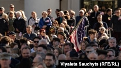 Як прайшла цырымонія разьвітаньня з загінулымі амэрыканскімі вайскоўцамі. Фотарэпартаж