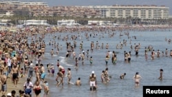 Як сподівається уряд, цього року Іспанію відвідають 45 мільйонів туристів