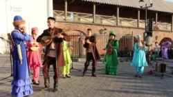 "Шытыр-шатыр": ансамбльдә уйнаган балаларның күзләре янып тора