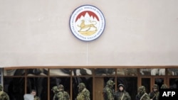 Гражданская активистка намерена направить президенту республики, омбудсмену, спикеру парламента и парламентским партиям обращение с требованием восстановить ее конституционные права