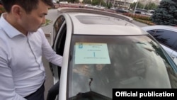 Автомобиль, привлеченный мэрией Бишкека для развоза пассажиров.