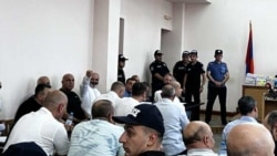 «Հետ բերեք կալանավորված փաստաբան Կոչուբաևին դատարան»