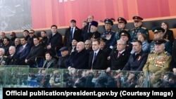 Аляксандар Лукашэнка з сынам Мікалаем у Маскве на ўрачыстасьцях у гонар Дня Перамогі. 9 траўня 2025 году