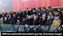 Аляксандар Лукашэнка з сынам Мікалаем у Маскве на ўрачыстасьцях у гонар Дня Перамогі. 9 траўня 2025 году