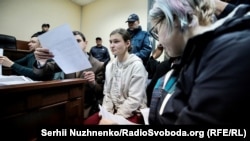 Яна Дугарь, фігурантка справи Павла Шеремета, Печерський суд, Київ, 3 лютого 2020 року
