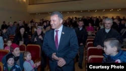 Нынешний президент Анатолий Бибилов еще будучи спикером парламента выступил за переход законодательного органа на профессиональную основу работы