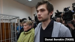 Блогер Руслан Соколовский сот залында. 11-май, 2017-жыл.  