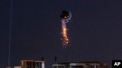 Украин абадан коргонуу системасы "Шахед" дронун абадан жок кылып жаткан учур. Киев. 30-май, 2024-жыл. Архивдеги сүрөт.
