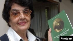 Հովհաննես Թումանյանի թոռնուհի Իրմա Սաֆրազբեկյան