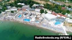 Капітальна споруда збудована з порушенням норм, просто на піску