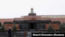 Москвадагы Лениндин мавзолейи. 