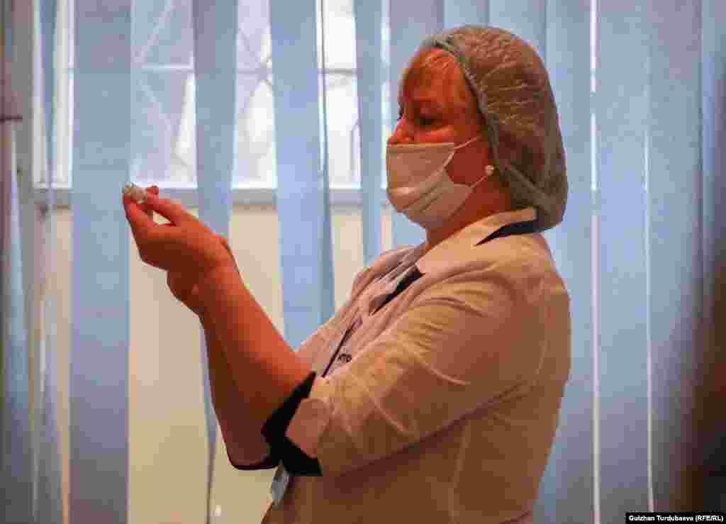 Эмдөө ыктыярдуу негизде, атайын ачылган пункттарда жүргүзүлөт.&nbsp;