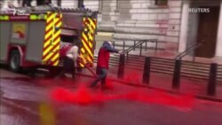 Акція екоактивістів перед британською Скарбницею пішла не за планом – відео