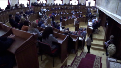 Գյումրիի ավագանու նիստը հաշտ ու համերաշխ էր անցնում մինչև ՔՊ-ականի՝ Ղուկասյանին ուղղած հարցը 