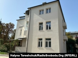 Відновлений львівськими підприємцями будинок, який Росія пошкодила 4 вересня 2024 року