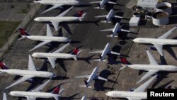 12 червня уряд своїм рішенням відкрив пункти пропуску в аеропортах України та дозволив в’їзд для низки іноземців