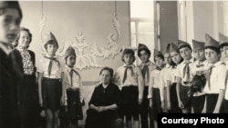 Встреча Ксении Лакоба с пионерами