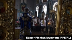 Рішення пояснюють тиском фактичної російської влади на Кримську єпархію і зокрема – на архієпископа Сімферопольського і Кримського Української православної церкви (Православної церкви України) Климента