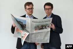 "Panama Papers" araşdırmasının həmmüəllifləri, alman jurnalistləri Frederik Obermaier və Bastian Obermayer.