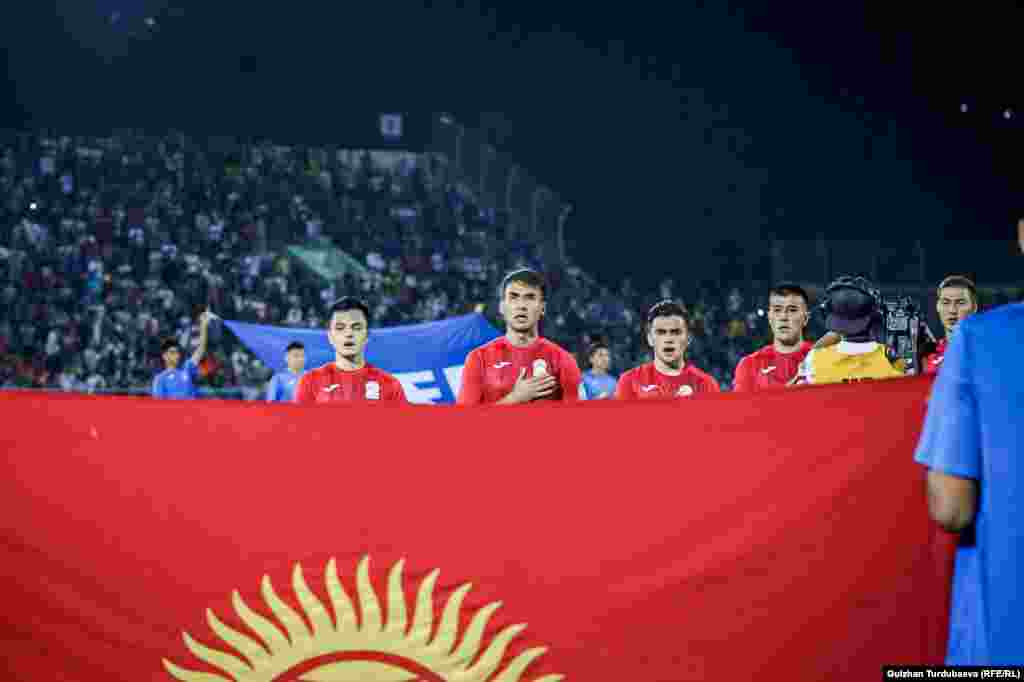 Кыргызстандын гимни жаңырып жаткан учур.&nbsp;
