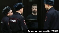 Леонид Развозжаев в суде