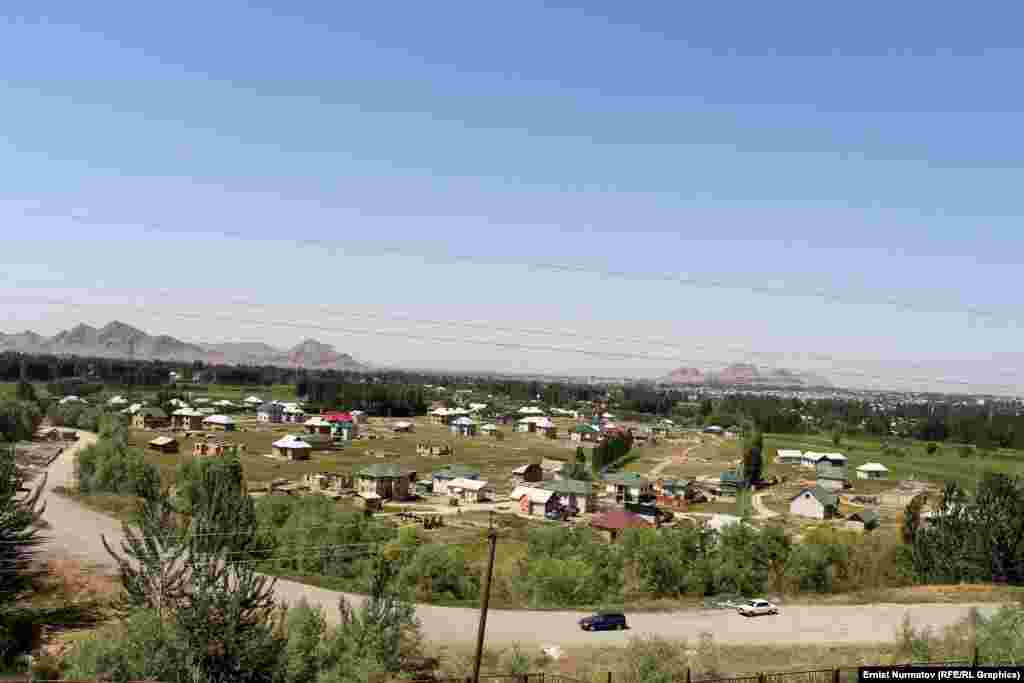 Ош шаарынын жанындагы жаңы конуштардын бири. Адатта калаа&nbsp;жакасындагы айылдардын көбү Кара-Суу районуна карайт. Айрым айылдар болсо шаардын ичинде калып кеткен. Аларды &quot;ички анклавдар&quot; деп да атап коюшат.&nbsp;