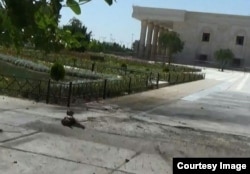 У Мавзолея аятоллы Хомейни