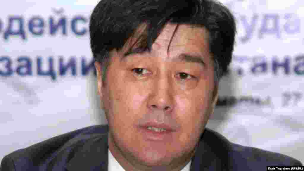 Алихан Байменов (1959 года рождения) выдвигался кандидатом в президенты на выборах в 2005 году от партии &laquo;Ак жол&raquo;, набрал 1,61 процента голосов. По специальности - инженер-механик. В 1998-99 годах - руководитель президентской администрации, в 2000-2001 годах - министр труда и социальной защиты населения, в 2001 году вошел в политсовет общественного объединения &laquo;Демократический выбор Казахстана&raquo;. С марта 2002 года возглавляет партию &laquo;Ак жол&raquo;. В сентябре 2014 года назначен председателем агентства по делам государственной службы.