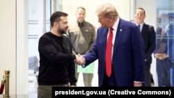 Президент Украины Владимир Зеленский и президент США Дональд Трамп (справа). Нью-Йорк, США, 27 сентября 2024 г.