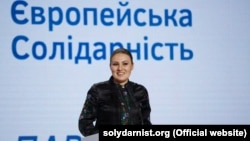 На думку слідства, 26 жовтня Софія Федина (на фото) та волонтерка Маруся Звіробій висловлювали погрози вбивством, адресовані президенту