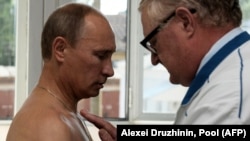 Владимир Путин проходит обследование в больнице, 2011 год