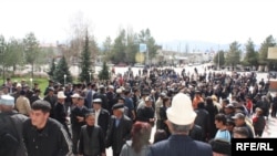 Таласта апрель окуяларында толкуган эл кайра чыгууда