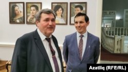 Ркаил Зәйдулла (с) һәм Рәмис Аймәт Татарстан язучылар берлеге корылтаенда