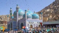 Праздник Весны у мечети Карт-э Сахи