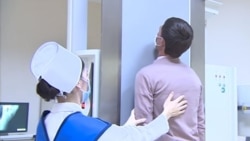 Diňle: Lebapda lukmanlaryň we şepagat uýalarynyň sany azalýar. Hökümet meseläni 'görmeýär'