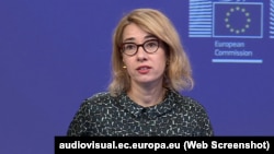 «У нас заморожені активи Путіна та Лаврова, але на них не поширюється заборона на в’їзд – це їх ніколи не стосувалося», розповіла речниця Єврокомісії Анітта Гіппер