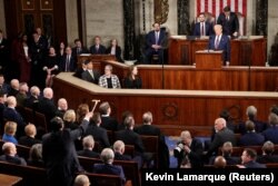 Конгрессмен Эл Грин (демократ от Техаса) прерывает речь президента Трампа