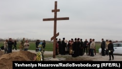 Встановлення пам’ятного знаку на місці поховання невідомих військових, які загинули в АТО