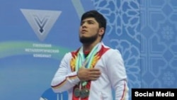 Иззат Артыков на Чемпионате Азии. 2016 год.