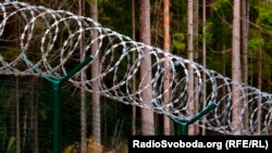 Заграждение на границе между Россией и Латвией