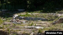 Територія біля залишків фундаменту Десятинної церкви в Києві